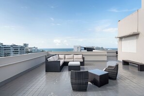 Villa | 1 bedroom - Charming Terrace Adjacent to La Placita AC (San Juan)