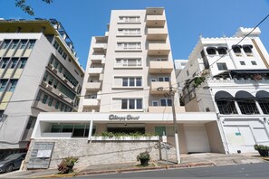 Villa | 1 bedroom - Near La Placita Free Breakfast TV With Netflix (San Juan)