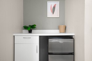 Villa | 1 bedroom - Near La Placita Free Breakfast TV With Netflix (San Juan)