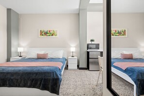 Villa | 1 bedroom - Steps From La Placita Coffee Parking AC (San Juan)