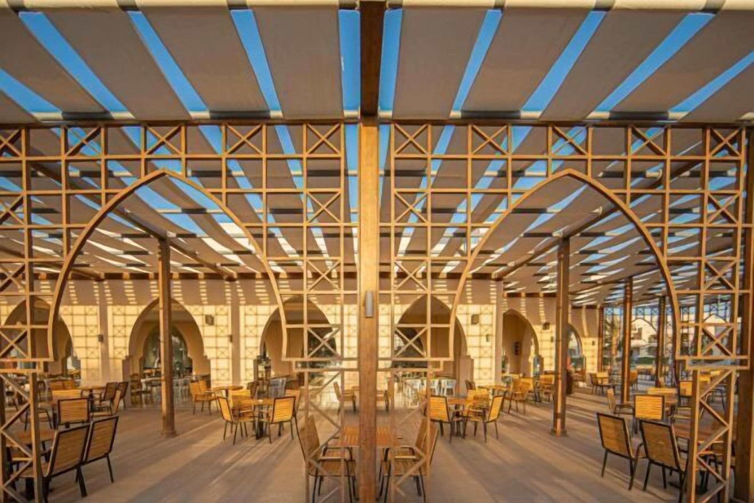 รับประทานอาหารกลางแจ้ง