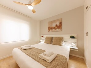 2 bedrooms, iron/ironing board, internet, bed sheets