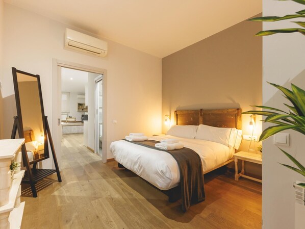 Iron/ironing board, internet, bed sheets