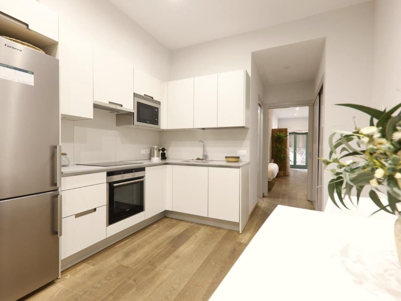 Kühlschrank, Mikrowelle, Ofen, Geschirrspüler