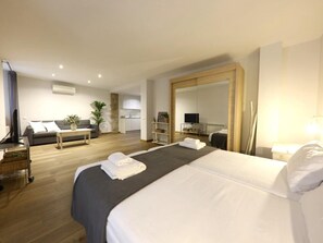 Strykejern/-brett, internettilgang og sengetøy