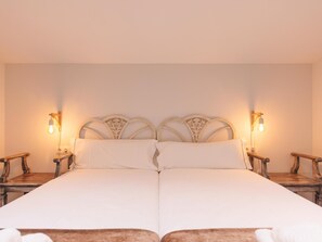 3 chambres, fer et planche à repasser, accès Internet, draps fournis