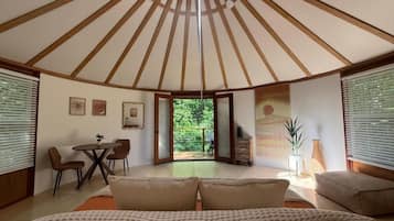 Lều Deluxe, quang cảnh núi | Bộ đồ giường cao cấp, truy cập Internet không dây miễn phí