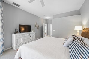 3 bedrooms, desk, iron/ironing board, travel crib