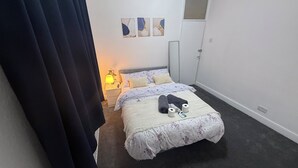 4 soverom, strykejern/-brett, wi-fi (inkludert) og sengetøy