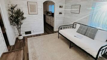 2 bedrooms, desk, travel cot, free WiFi