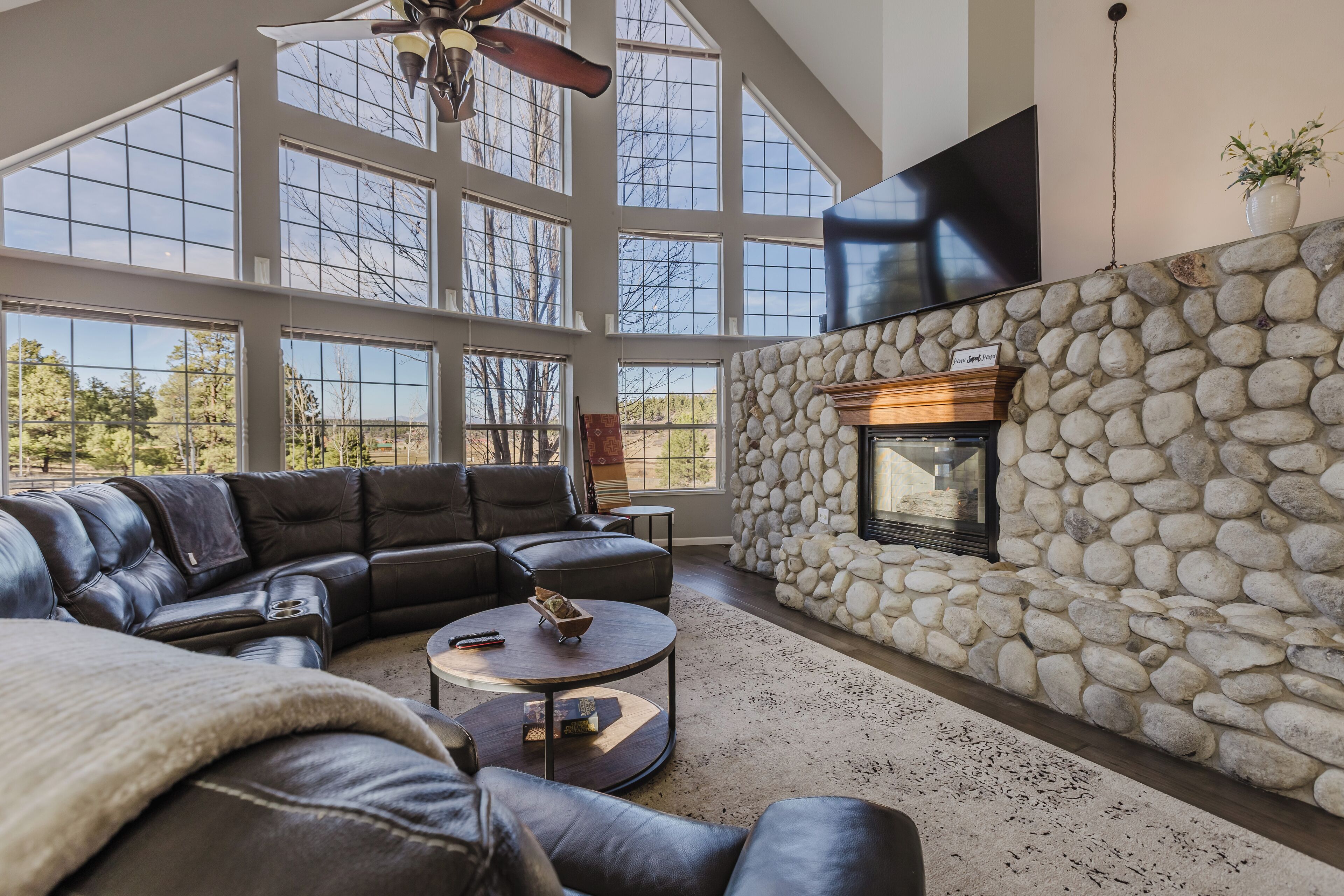 智能电视、壁炉