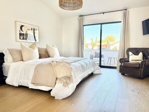 3 عدّة غرف نوم ومكتب ومكواة/لوح كي وسرير سفر