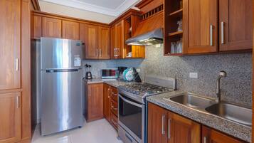 Microwave, stovetop, dishwasher