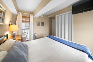 2 slaapkamers, een bureau, een strijkplank/strijkijzer, wifi