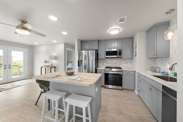 Fridge, microwave, oven, stovetop