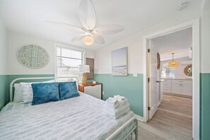 3 bedrooms, desk, iron/ironing board, travel cot