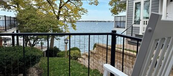 Cozy Home on Clear Lake Minutes from Downtown/City Beach & State Beach