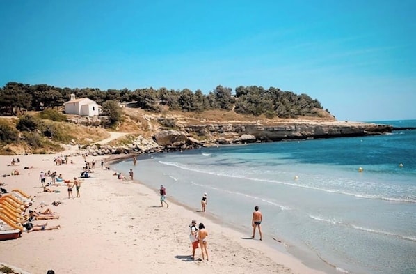 Chaise longue, serviettes de plage