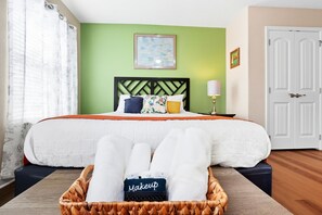 5 bedrooms, desk, iron/ironing board, free WiFi