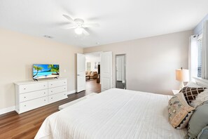 5 bedrooms, desk, iron/ironing board, free WiFi - Summer Vacation NOW Available! 5 Bedroom Near Disney (Davenport)