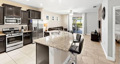 Spring Break Available! 5 Bedroom Near Disney
