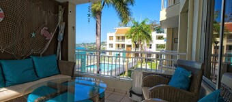 Oceanfront Paradise: Private Balcony, Stunning Views & Steps to the Beach!