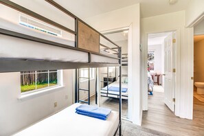 3 bedrooms, iron/ironing board, travel crib, WiFi
