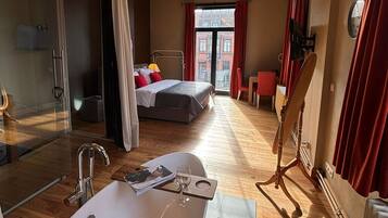 1 bedroom, WiFi, bed sheets