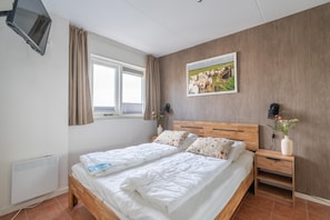 2 bedrooms, individually furnished, bed sheets - 4 Person Apartment With sea View (De Koog)