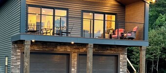 The Garagemahal on Glengyle!  Private/Cozy apartment suite 10 mins from Ch'town.