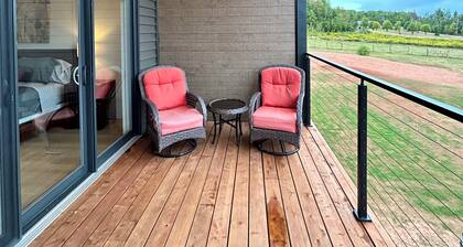 The Garagemahal on Glengyle! Private/Cozy apartment suite 10 mins from Ch'town.