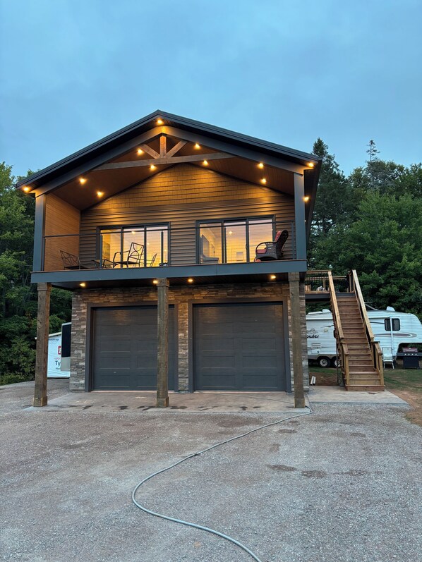 Exterior - The Garagemahal on Glengyle! Private/Cozy apartment suite 10 mins from Ch'town. (Miltonvale Park)