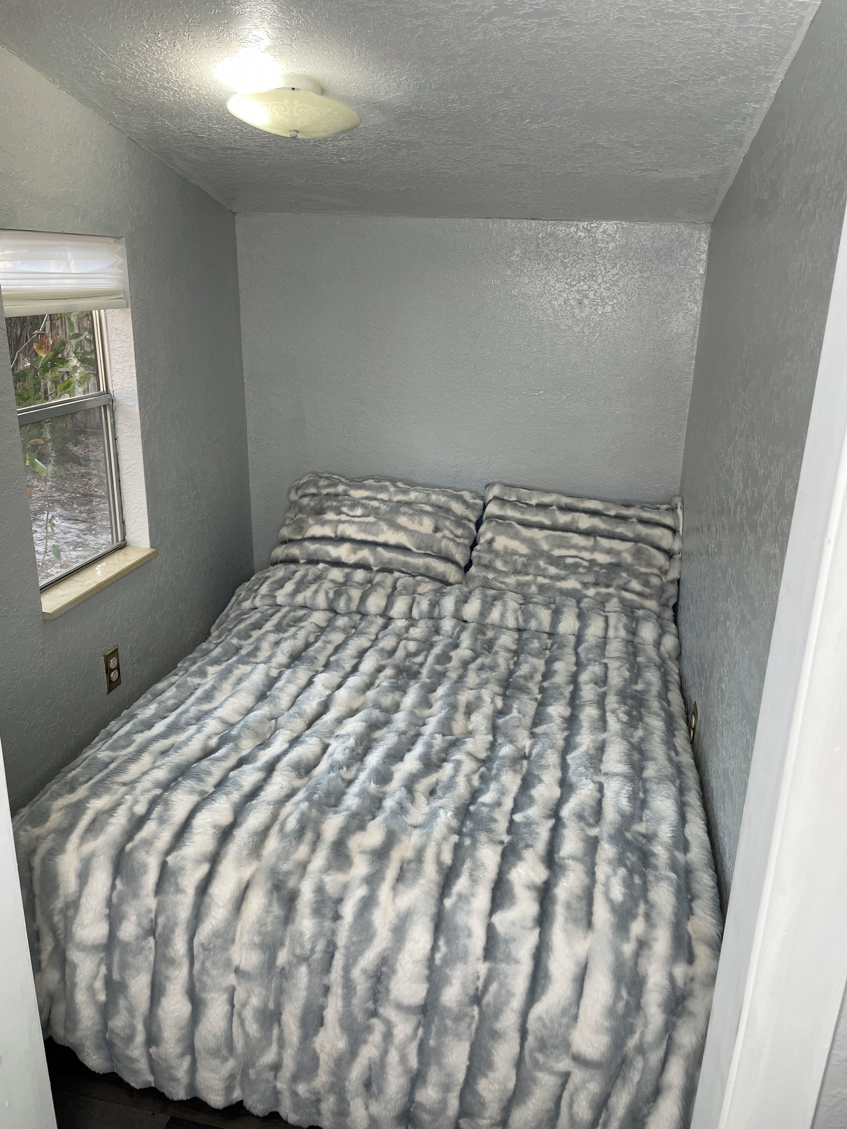 Cozy & Private Guest House / Secluded Retreat - Tampa, FL