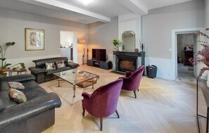 Télévision, cheminée