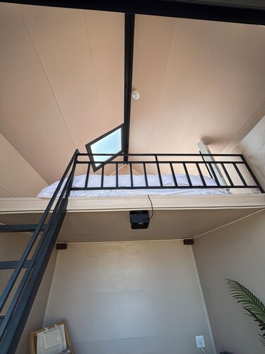 Beautiful 1-bedroom Chalet right on The Beach.