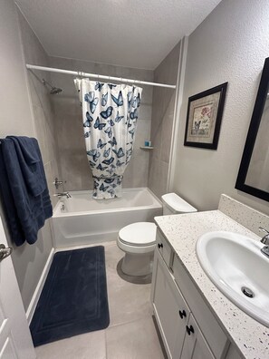 Hårtørrer, håndklæder, Sæbe, Shampoo