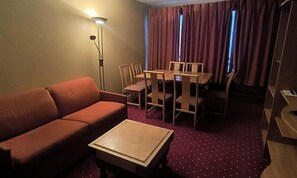 Living area - 2 Rooms for 6 People (Les Belleville)