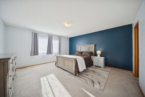 4 sovrum, skrivbord, strykjärn/strykbräda och gratis wi-fi