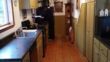 Microondas, parrilla de estufa y lavavajillas