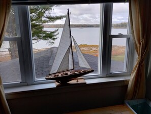 Interior - Waterfront 5-bedroom house with breath taking views of the sunrises and sunsets (Pembroke)