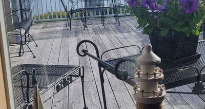 Waterfront 5-bedroom house with breath taking views of the sunrises and sunsets