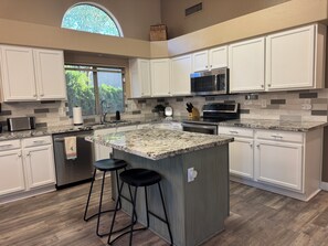 微波炉、烤箱、炉灶、洗碗机