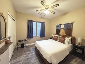 4 slaapkamers, een strijkplank/strijkijzer, internet, beddengoed