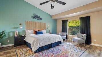 4 bedrooms, iron/ironing board, internet, bed sheets