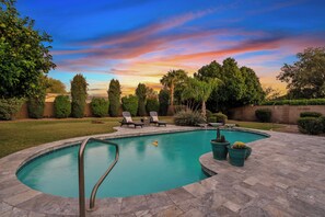 Outdoor pool - Large Family Home! Swimming Pool, Private Yard, Grill, and Pool Table! (Gilbert)