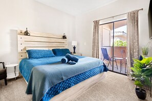 2 bedrooms, iron/ironing board, free WiFi, bed sheets - Desert Oasis 2BD/2BA Gated Resort ~ Pool ~ Gym ~ Pet Friendly ~ BBQ (Phoenix)