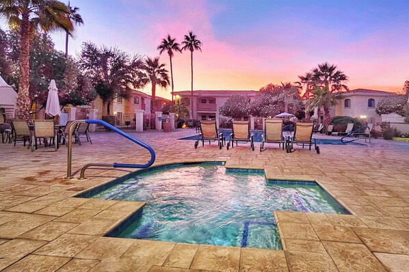 Pool - Desert Oasis 2BD/2BA Gated Resort ~ Pool ~ Gym ~ Pet Friendly ~ BBQ (Phoenix)