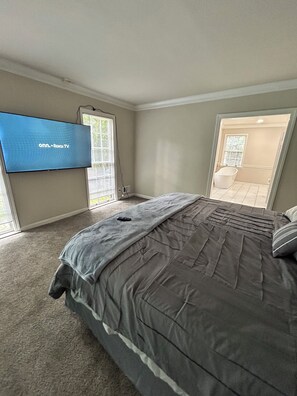 3 soverom, strykejern/-brett, reiseseng for barn og wi-fi (inkludert)