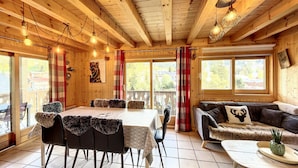 Unclassified image, 2 of 3, button - Chalet in Les Gets Near Ski Slopes (Les Gets)