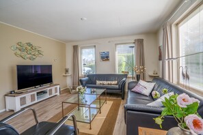 House | Living room - Charming Villa Near the sea and Forest With Sauna (De Koog)